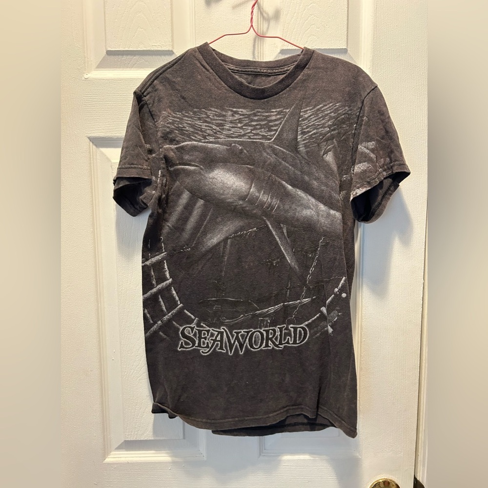 Vintage Seaworld shirt‎ small